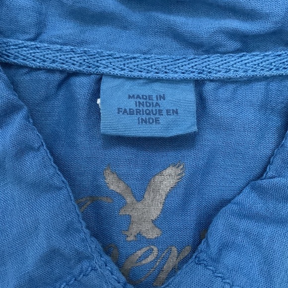 American Eagle outfitters button down shirt. Size 2 - Picture 3 of 4
